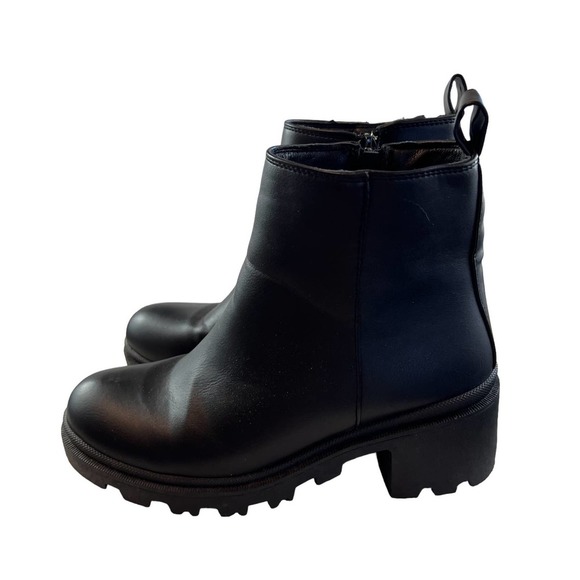 Cupio Women’s faux leather black booties combat casual. size 7  #S104 - Picture 4 of 13